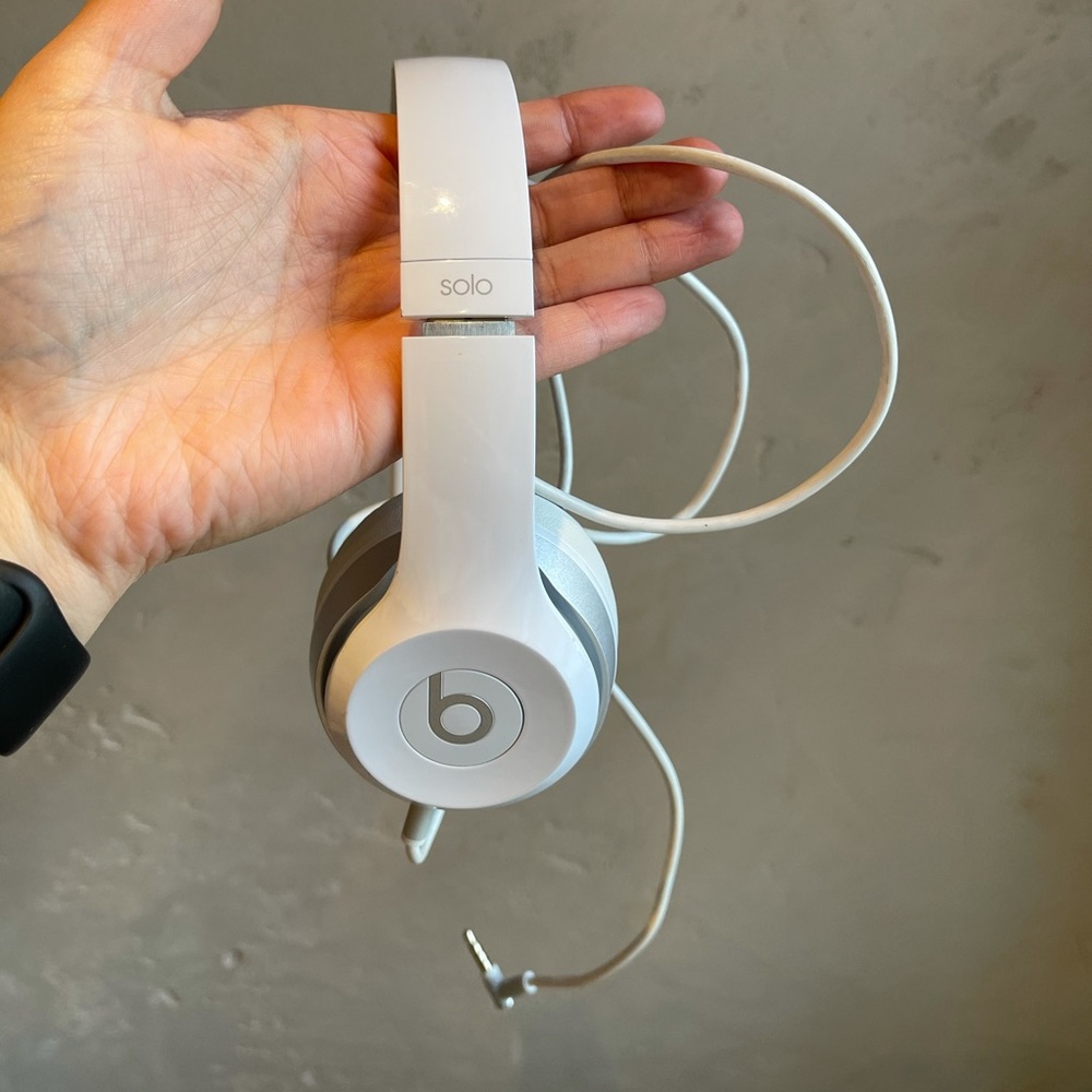 Beats by Dre - White Wired Headphones with case